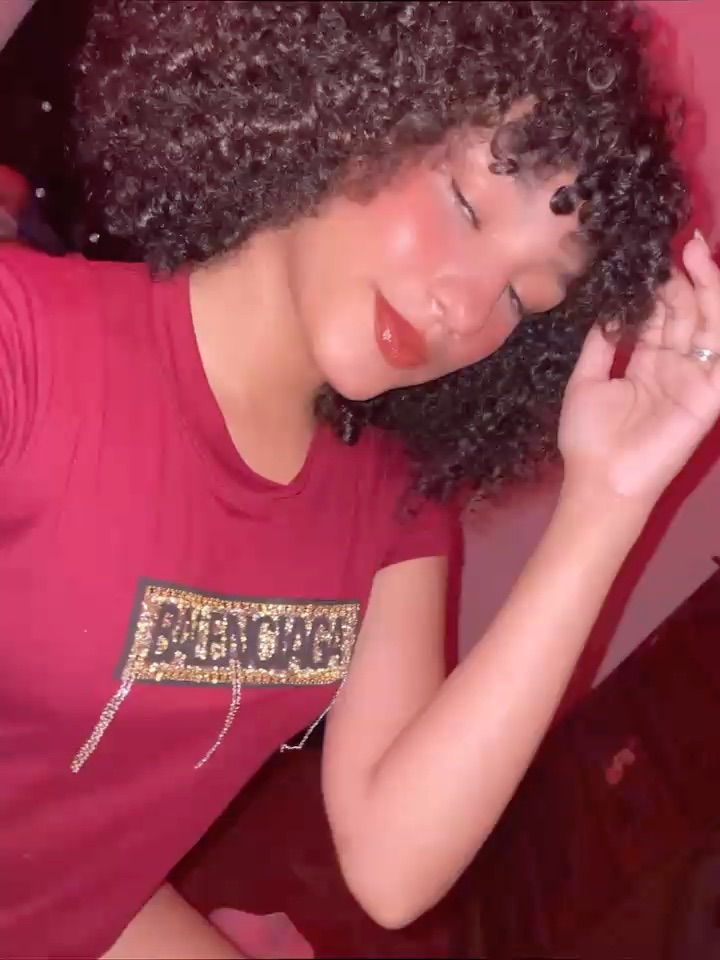 A girl from Venezuela on a live girl video call on KissLive